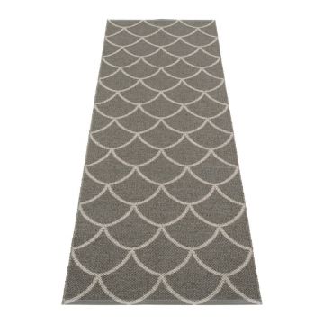 Covor tip traversă pentru interior și exterior gri 70x225 cm Kotte Charcoal – Pappelina