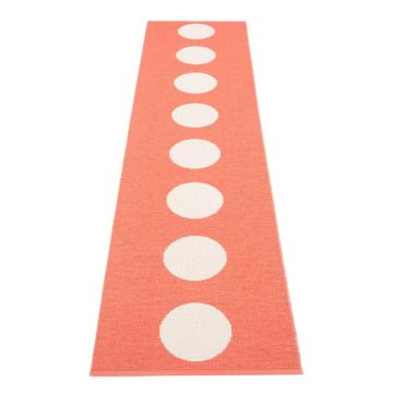 Covor tip traversă pentru interior și exterior somon 70x300 cm Vera Flamingo – Pappelina