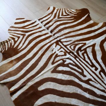 Covor din Piele de Vaca - Imprimeu Zebra cu efect Vintage (185cm x 180cm) - Default Title