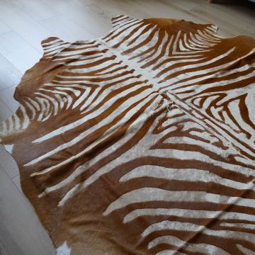 Covor din Piele de Vaca - Imprimeu Zebra cu efect Vintage (220cm x 195cm) - Default Title